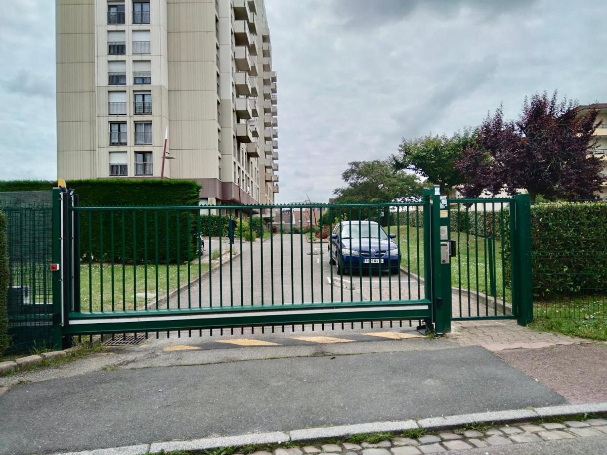 Grand F2 De 47M2 Au 15Eme Etage Dans Une Residence Tres Calme - 017 Rouen Exterior foto